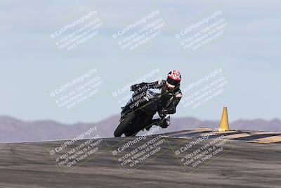 media/Nov-16-2025-Race Pace (Sun) [[8c5fa54630]]/Verified Riders/1-Turns 9 and 10 (925am)/